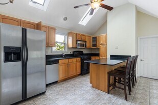 288 Bowen St, Unit 1 in Boston, MA - Building Photo