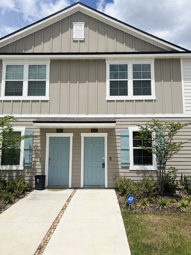 property at 8367 Zenith Cir