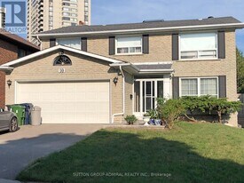 10 Whitehorn Crescent in Toronto, ON - Building Photo
