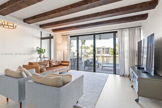 429 Poinciana Island Dr in Sunny Isles Beach, FL - Building Photo - Building Photo