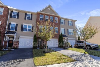 43 Savage Ct in Falling Waters, WV - Building Photo - Building Photo