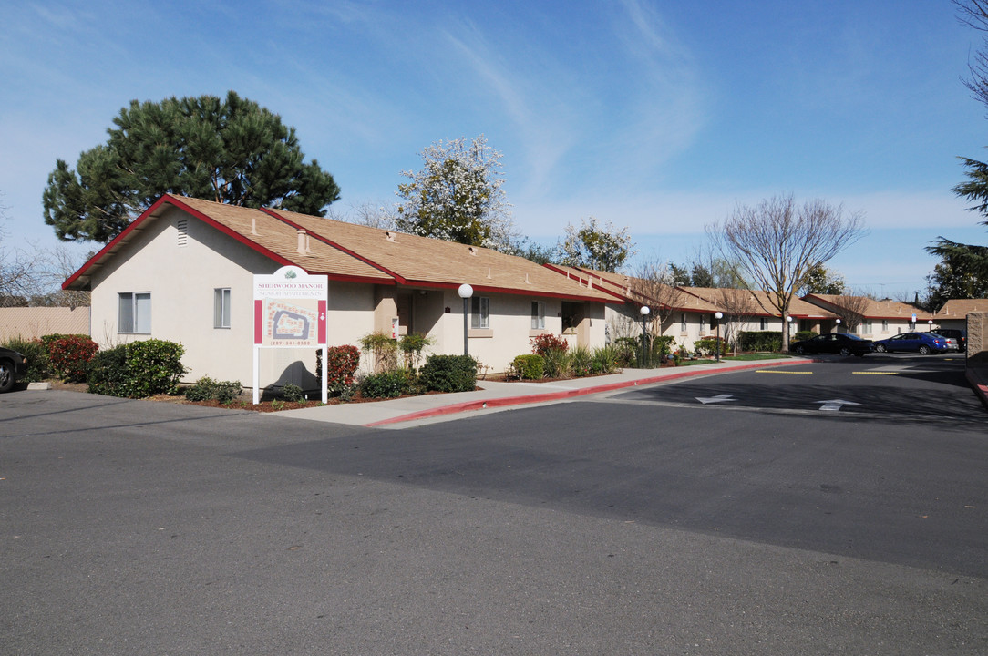 Sherwood Manor Senior Apartments in Modesto, CA - Foto de edificio