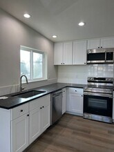 5831 SE Foster Rd in Portland, OR - Building Photo - Building Photo