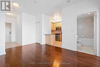 901-918 HOLMES Ave in Toronto, ON - Building Photo - Building Photo