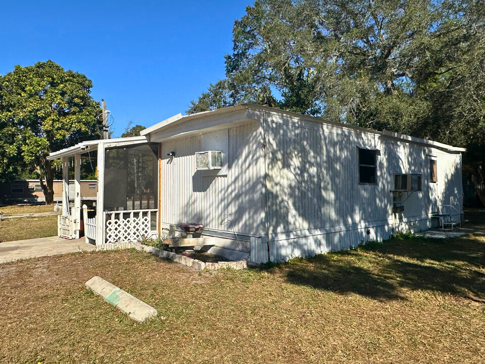 7028 Chinapa St in New Port Richey, FL - Building Photo