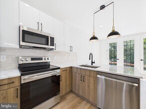 1326 S Gross St in Philadelphia, PA - Building Photo - Building Photo