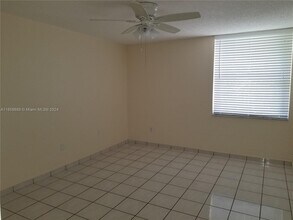 14415 N Kendall Dr-Unit -304G in Miami, FL - Building Photo - Building Photo