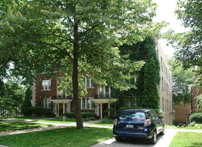 DACOTAH APARTMENTS in Minneapolis, MN - Foto de edificio - Building Photo