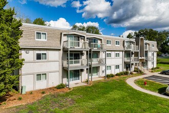 Fox Ridge Estates in Eagan, MN - Foto de edificio - Building Photo