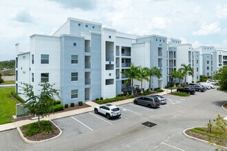 Purple Chair Condo at Storey Lake Resort in Kissimmee, FL - Building Photo - Building Photo