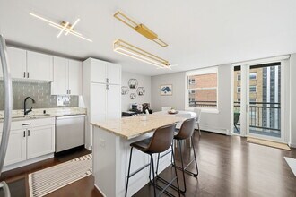 3033 N Sheridan Rd in Chicago, IL - Building Photo - Building Photo