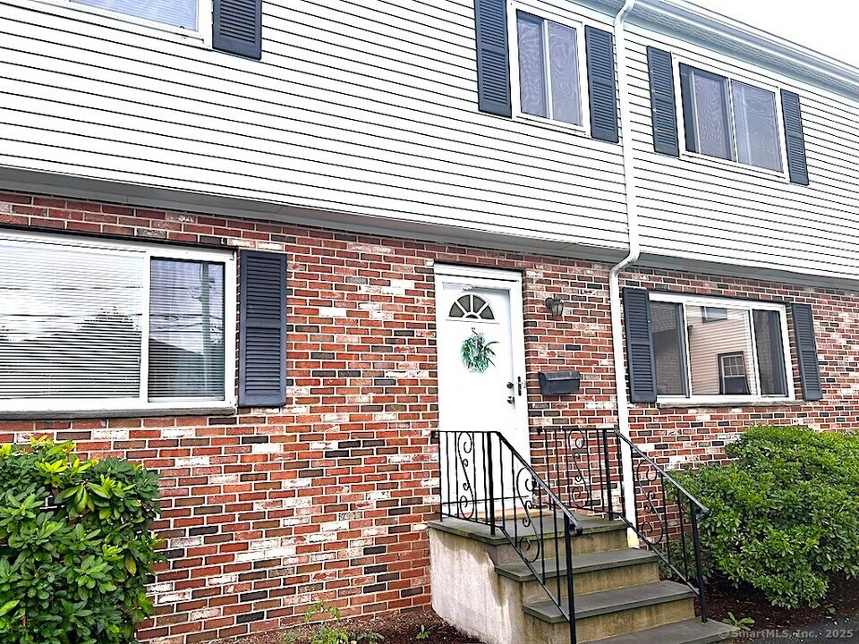 421 Hope St in Stamford, CT - Building Photo