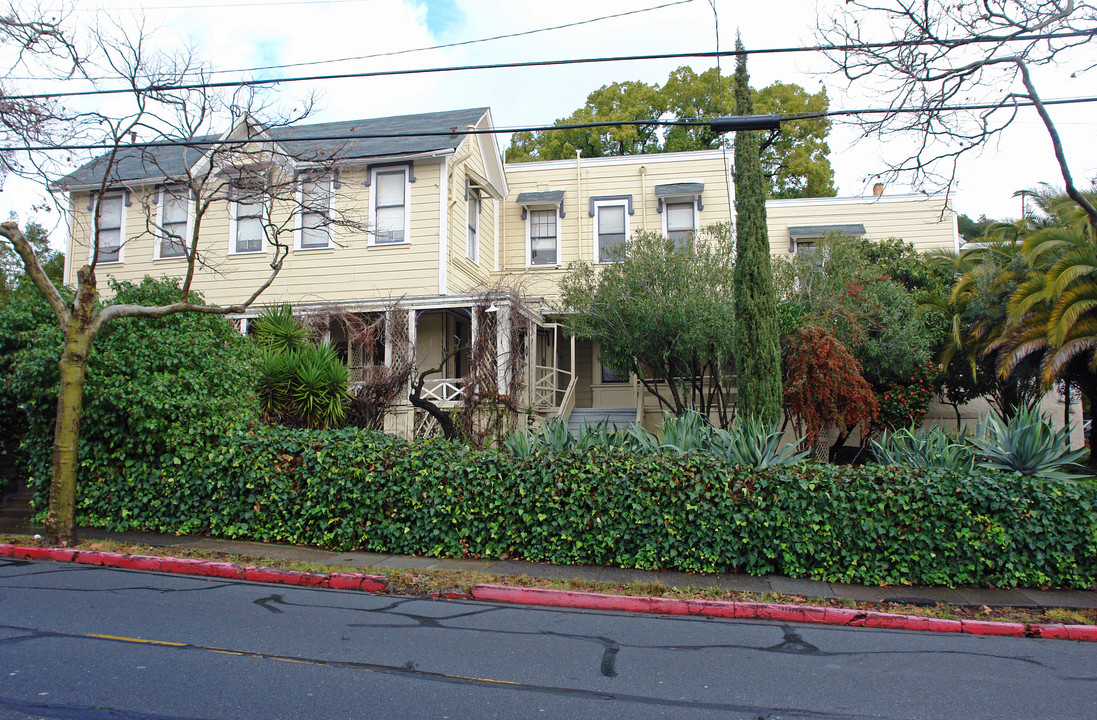 1130 Mission Ave in San Rafael, CA - Building Photo