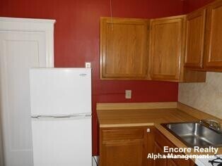 349 Pleasant St, Unit A1-18 in Malden, MA - Building Photo - Building Photo