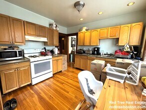 18 Saint Peter St, Unit 3 in Boston, MA - Building Photo - Building Photo