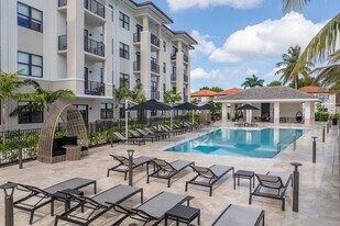 South Pointe Apartments in Miami Lakes, FL - Building Photo