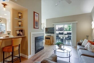 7595 Canyon Meadows Cir in Pleasanton, CA - Building Photo - Building Photo