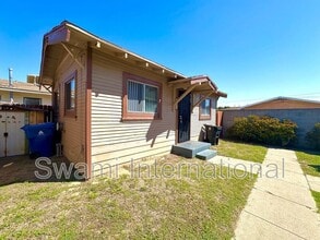 1138 1/2 N Blinn Ave in Los Angeles, CA - Building Photo - Building Photo