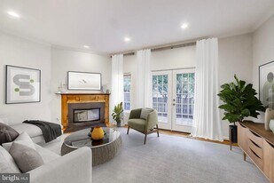 1325 Chetworth Ct in Alexandria, VA - Building Photo