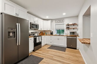 352 Levengood Rd in Douglassville, PA - Building Photo - Building Photo