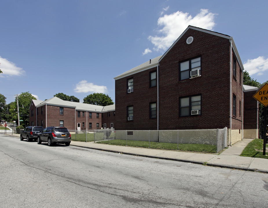 1218 Court St in Staten Island, NY - Foto de edificio