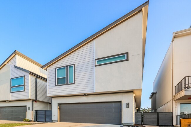 381 N Centro Cir in Shenandoah, TX - Building Photo - Building Photo