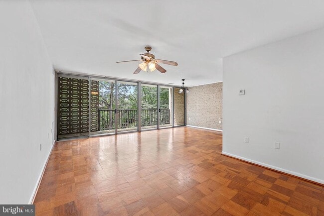 property at 4420 Briarwood Ct N
