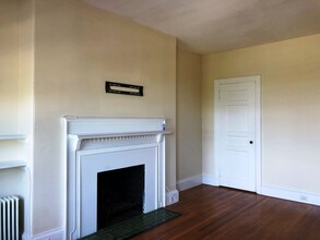 465 Beacon St, Unit 8 in Boston, MA - Building Photo - Building Photo