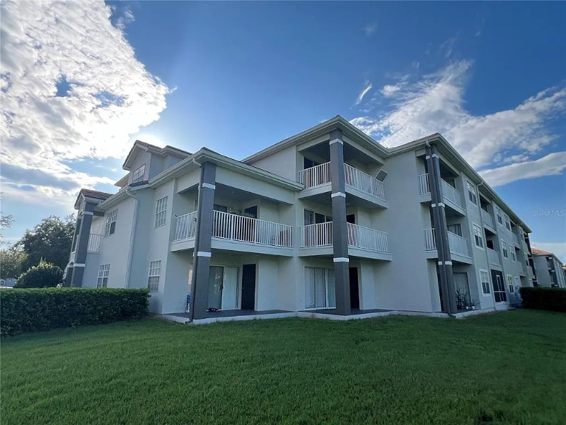 14025 Fairway Island Dr in Orlando, FL - Building Photo