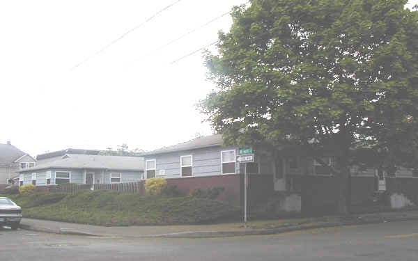 5302-5312 NE Hoyt St in Portland, OR - Foto de edificio - Building Photo