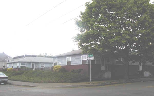 5302-5312 NE Hoyt St in Portland, OR - Building Photo - Building Photo