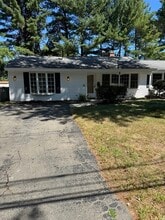 2 Catherine Rd in Framingham, MA - Building Photo - Building Photo