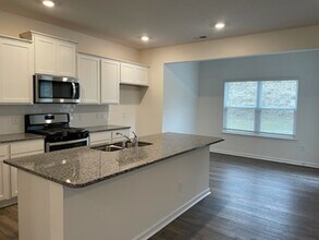 144 Ibis Loop in Oak Ridge, TN - Building Photo - Building Photo