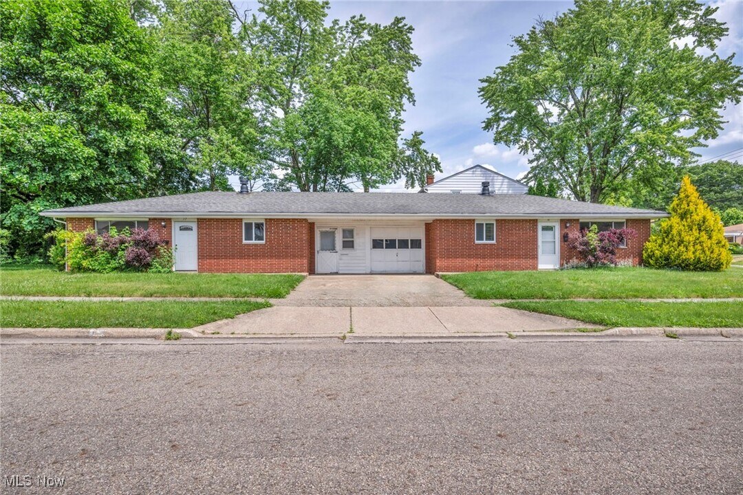 17 Filmore Ave in Cuyahoga Falls, OH - Building Photo