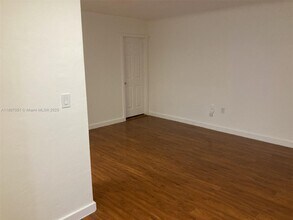 2101 Bay Dr in Miami, FL - Building Photo - Building Photo