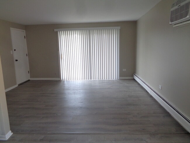 7919 S 83rd Ct in Justice, IL - Building Photo - Building Photo