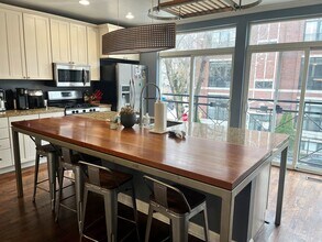 530 N Wood St in Chicago, IL - Building Photo - Building Photo