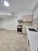 109 Bruce St in Kitchener, ON - Building Photo - Building Photo
