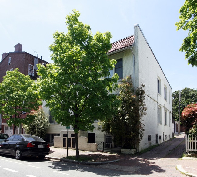 GEORGETOWN FLATS in Washington, DC - Foto de edificio - Building Photo