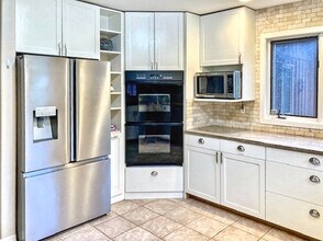 430 Wolf Dr in Anchorage, AK - Building Photo - Building Photo