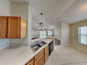 3747 Alcove Dr in Middleburg, FL - Foto de edificio - Building Photo