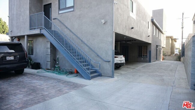 4612 Maplewood Ave in Los Angeles, CA - Building Photo - Building Photo