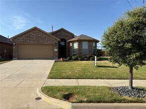 2225 Windhaven Dr in Denton, TX - Building Photo - Building Photo
