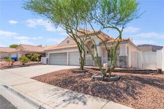 682 Scenic Tierra Ln in Henderson, NV - Foto de edificio - Building Photo