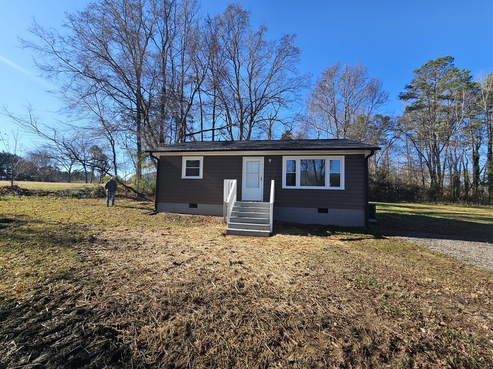 224 Scarlett Ln in Dallas, NC - Building Photo