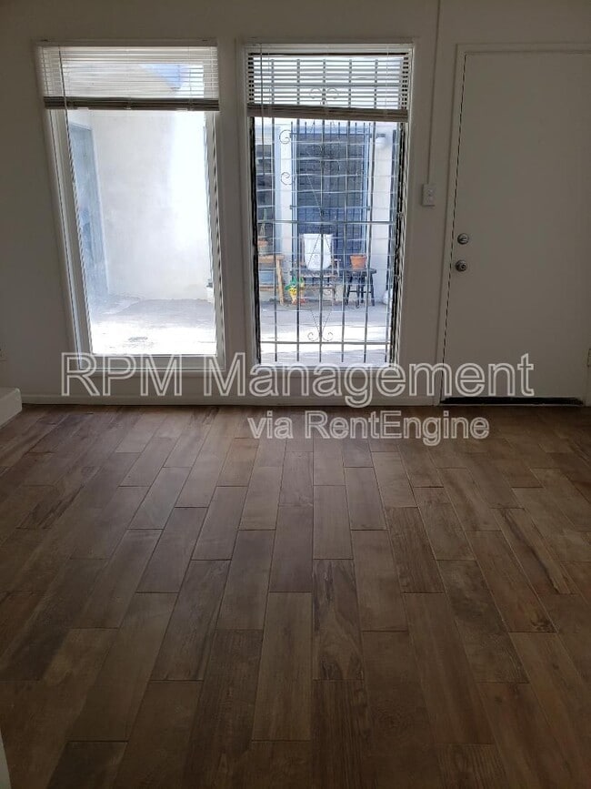 property at 1909 Beachwood Dr