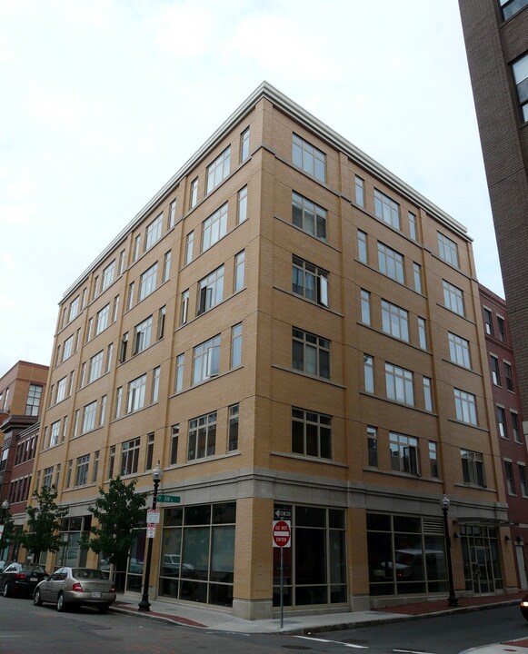 Gateway Terrace Lofts in Boston, MA - Foto de edificio