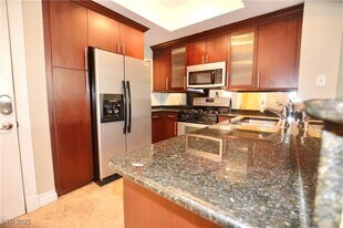 270 E Flamingo Rd, Unit 135 in Las Vegas, NV - Building Photo