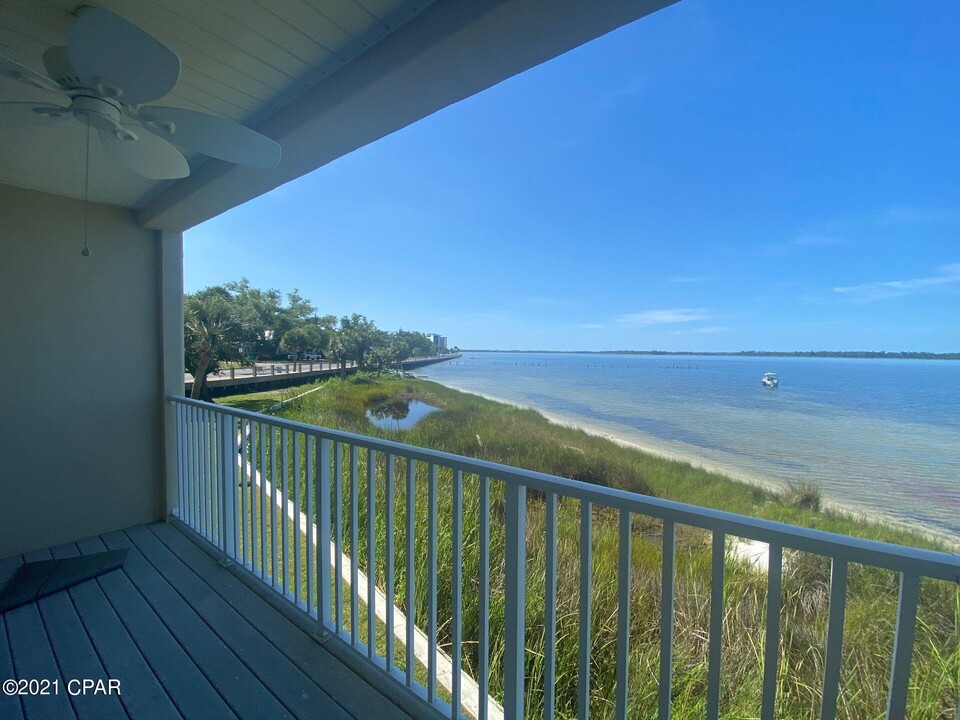 424 E Beach Dr in Panama City, FL - Building Photo