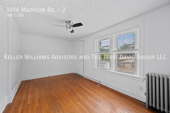 3096 Madison Rd in Cincinnati, OH - Building Photo - Building Photo